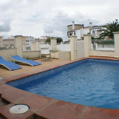 Holiday home Goldhome - Casa Piscina Privada, Amarre - Casa 4 Empuriabrava