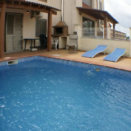 Goldhome - Casa Piscina Privada, Amarre - Casa 4