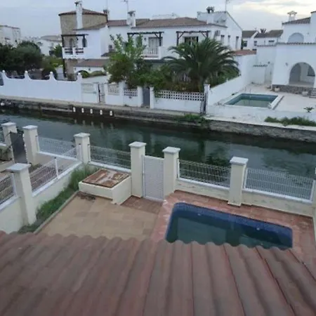 Holiday home Goldhome - Casa Piscina Privada, Amarre - Casa 4